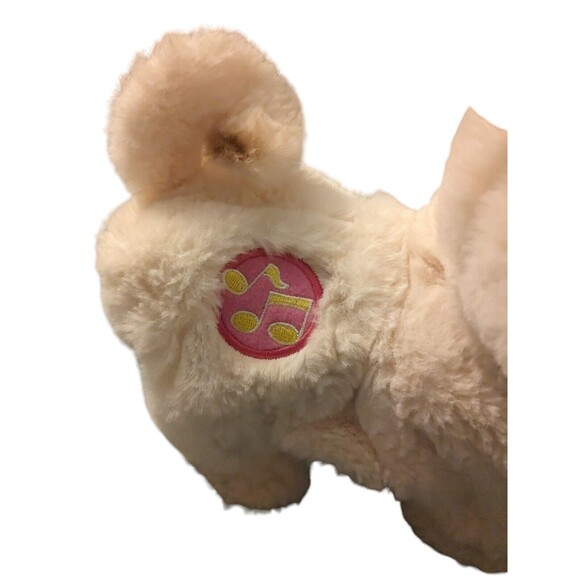 Pets Alive Poppy The Booty Shakin’ Pug – Interactive Dancing Plush Puppy by ZURU - Picture 6 of 9